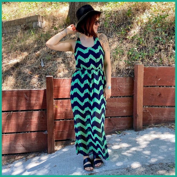 💙💚 Francesca’s Navy Blue/Teal Green Chevron Maxi - Picture 1 of 7
